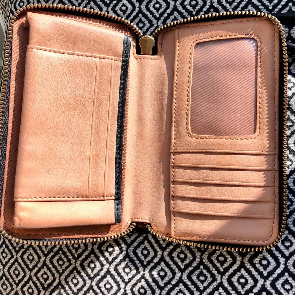 🆂🅾︎🅻🅳 FOSSIL Leather Wallet Wristlet - Picture 6 of 12